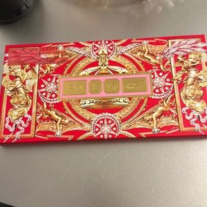 Pat McGrath labs eyeshadow palette